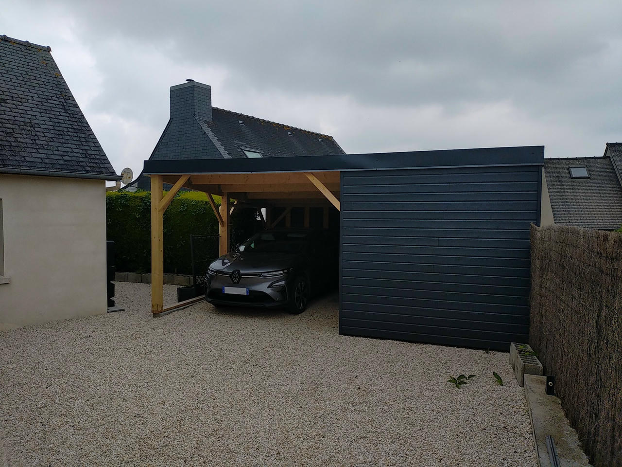 Abri de voiture multifonctions à ossature bois - Après intervention